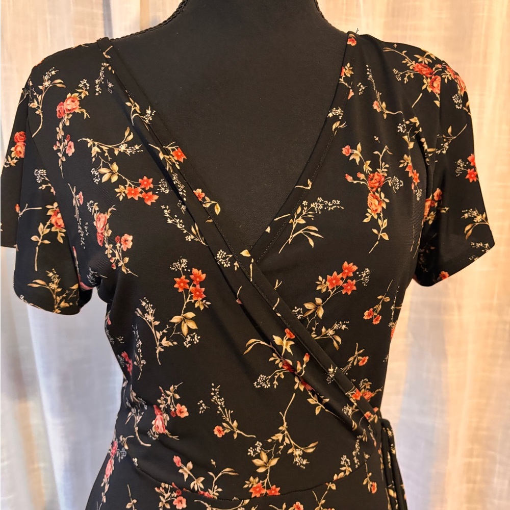 Kaileigh Black Floral Wrap Midi Dress with Red Accent - Picture 2 of 8